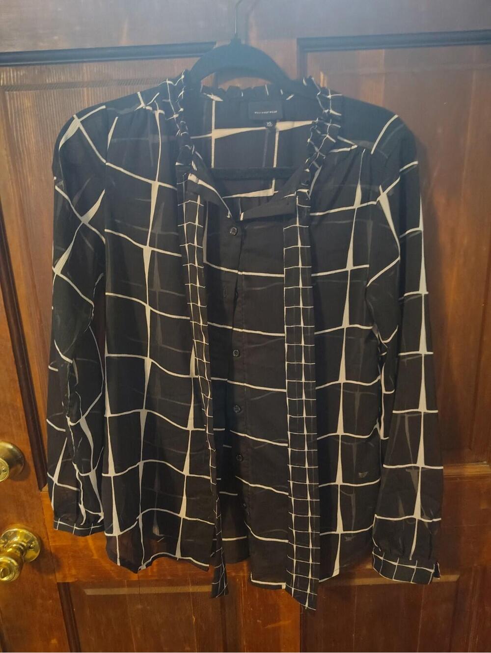 Who What Wear Black White Stripe Tie Neck Blouse Size XS